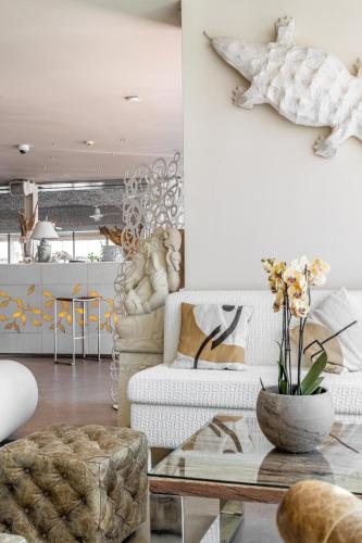 Un lugar para sentarse en Vistamare Suite