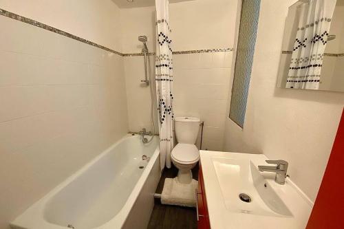 Ванная комната в Appartement : Le petit paradis de la Loire