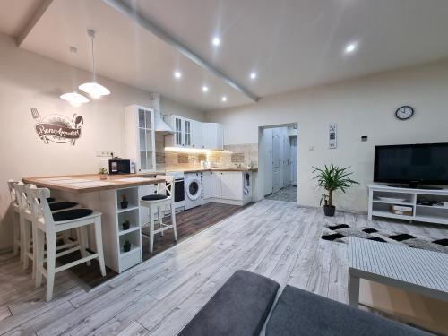 Kuchyň nebo kuchyňský kout v ubytování HIGH STREET APARTMAN