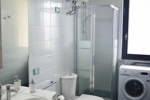A bathroom at Appartamento CasaSoleMare Fondachello