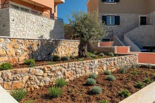 Κήπος έξω από το HANA Luxury apartment with sea view