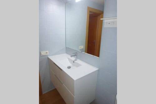 Koupelna v ubytování APARTAMENTO A 1ª LINEA DE MAR, VILAFORTUNY