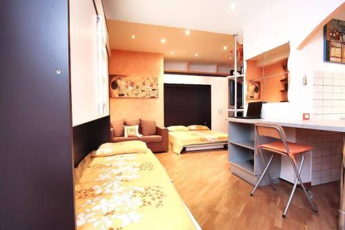 PETITE HOME IN ROME