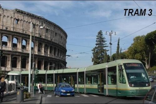 PETITE HOME IN ROME