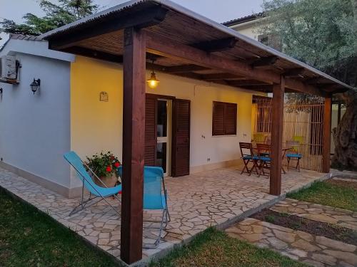 Φωτογραφία από το άλμπουμ του CaSotto il Carrubo, a 100 mt dal mare! σε Avola