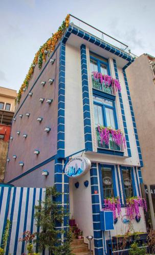 La Petite Maison hostel, Istanbul, Turkey