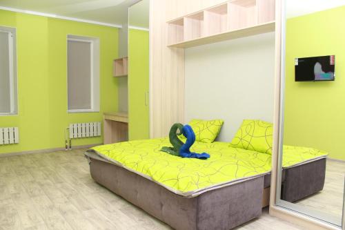 Кровать или кровати в номере Квартира возле ТЦ Экватор, Северная Салтовка