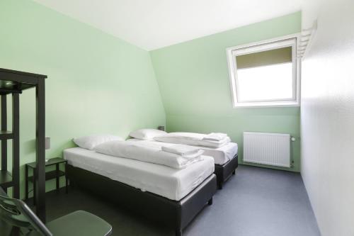 Hans Brinker Hostel Amsterdam Image