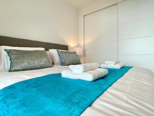 Bayview, Benalmádena - Luxurious home with views, garden ...