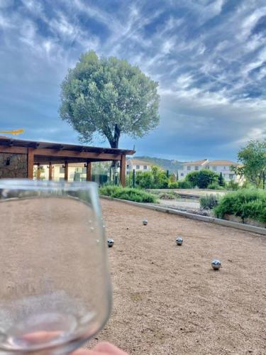 Photo de la galerie de l'établissement Domaine Arca T2 neuf standing piscine tennis, à Porto-Vecchio