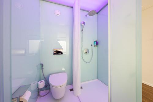 Koupelna v ubytování SOJO Hotel Bac Giang
