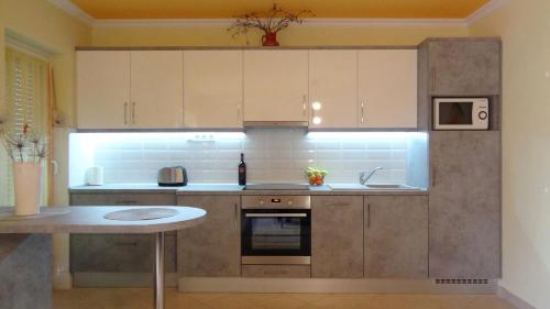 Gere Apartment Houseにあるキッチンまたは簡易キッチン