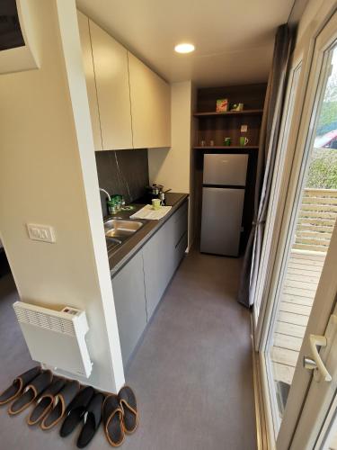 Kuchyň nebo kuchyňský kout v ubytování Guesthouse Braslovče - Celje