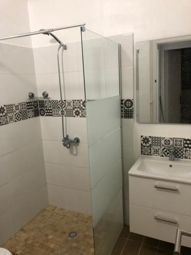 La Promenade House tesisinde bir banyo