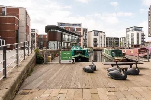 Edinburgh - Houseboats photo 6