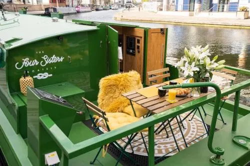 Edinburgh - Houseboats photo 3
