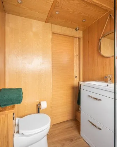 Edinburgh - Houseboats photo 29