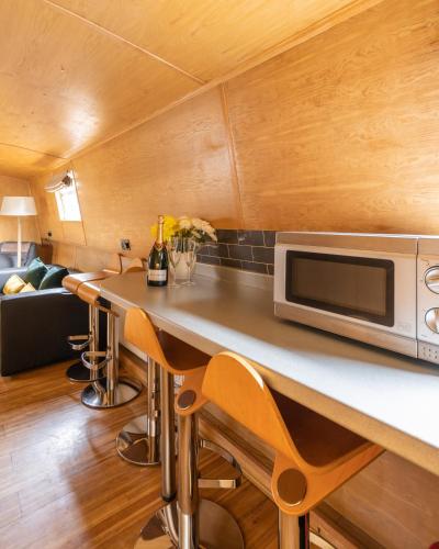 Edinburgh - Houseboats photo 94