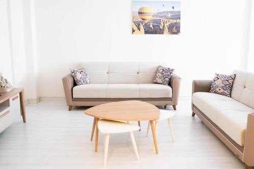Central 2 BR House 7 Minutes to Cevahir Mall and Metro in Sisli, Istanbul, Turkey