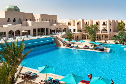 Πισίνα στο ή κοντά στο TUI BLUE Palm Beach Palace Djerba - Adult Only