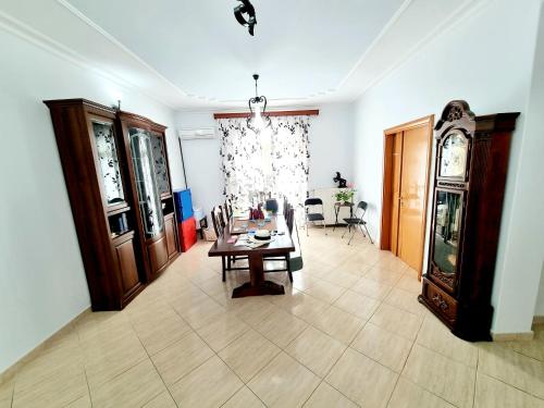 Galeri foto Luckyshine hostel di Vlore