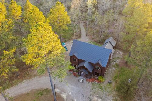 Adventure Awaits, Creekside – Photos 2