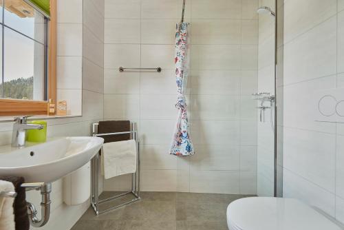 Kúpeľňa v ubytovaní Ferienhaus Rohrmoos Maria Alm
