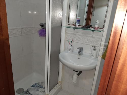Koupelna v ubytování Alquiler de apartamento en el centro de Viveiro