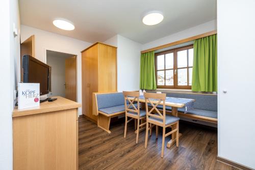 Cuisine ou kitchenette dans l'établissement Michis Aparthotel