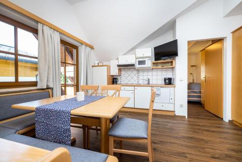 Cuisine ou kitchenette dans l'établissement Michis Aparthotel