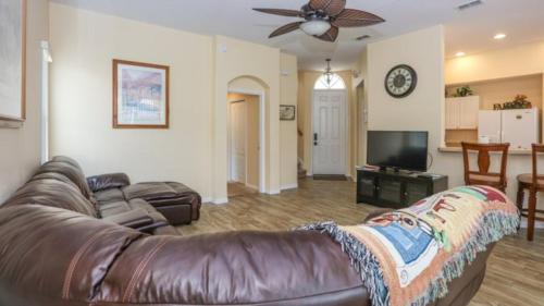Lovely 3 Bed 2 Bath Pool Home in Gated Community, Davenport, Statele Unite ale Americii