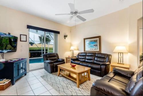 Gorgeous 4 Bedroom Pool Home Close To All The Attractions, Davenport, Statele Unite ale Americii