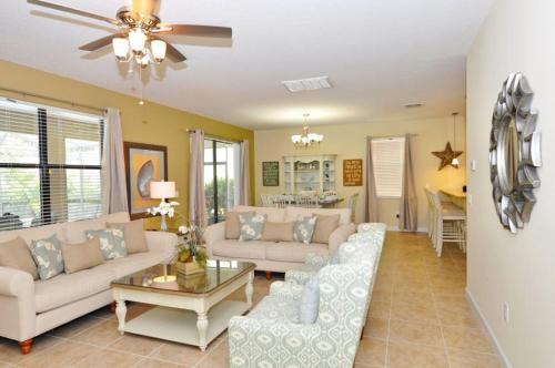 5 Bedroom 4.5 Bath Pool Home in ChampionsGate Resort, Davenport, United States