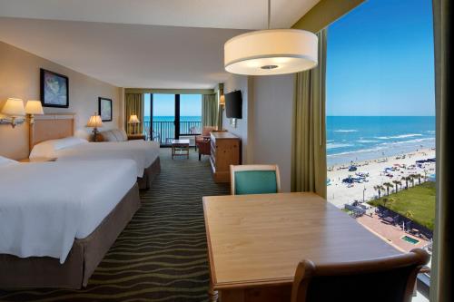 Postel nebo postele na pokoji v ubytování Nautilus Inn - Daytona Beach