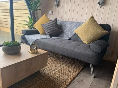 Posezení v ubytování Orkney Lux Lodges - Hamnavoe