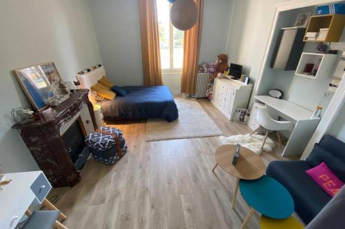 Galeriebild der Unterkunft Loft 10 personnes centre de Blois avec jacuzzi in Blois