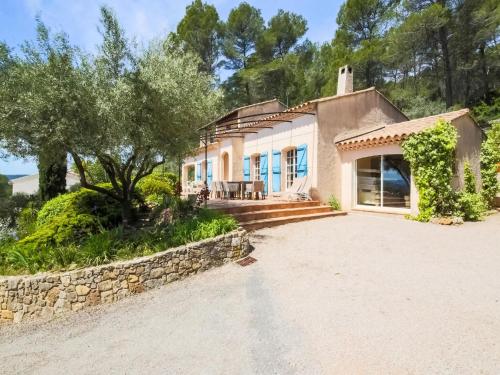 Beautiful Villa with Swimming Pool in Baderna