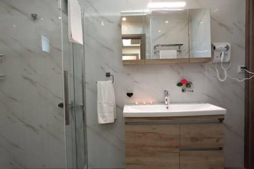 Koupelna v ubytování Aretousa - Center Luxury Suites 1