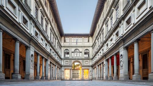 Historic center! Charming traditional Florentine building - AC,WiFi - By LikeHomeFlorence