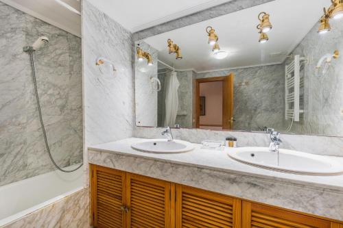 Ένα μπάνιο στο Sa casa des Padrino