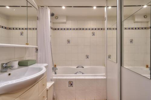 The Perfect Parisian 2 bdrs flat at Le Marais