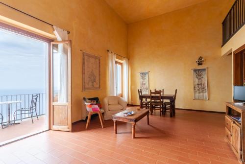 Balcone o terrazza di Castello di Populonia VILLA A MARE