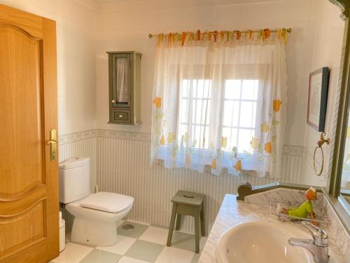 Ένα μπάνιο στο Casa Pedraza CON PISCINA PRIVADA