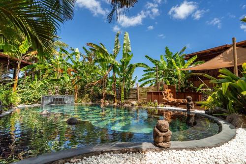 Kolam renang di atau dekat dengan Lodge Roche Tamarin