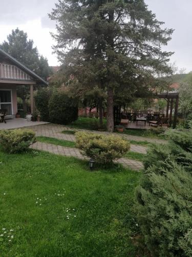 Un jardín fuera de Rajski vrt