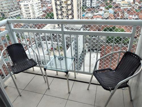 Een balkon of terras bij Lindo Apartamento Novo Praia Grande Ocian 50 Metros da Praia
