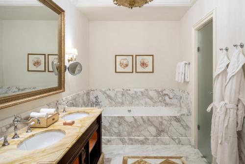 Four Seasons Hotel Firenze photo 68