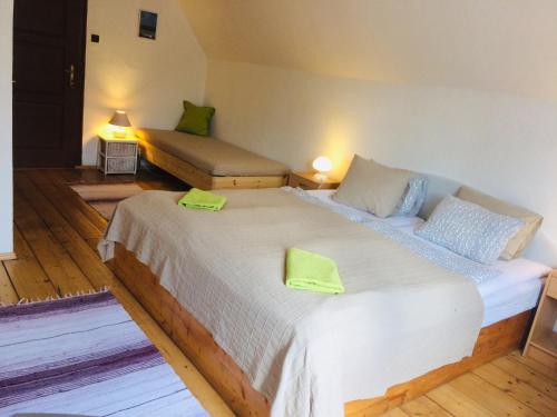 Ein Bett oder Betten in einem Zimmer der Unterkunft Penzion Na Cihelně