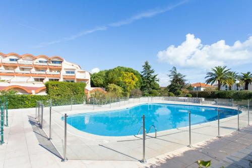 Appartement charmant à Antibes, 33 m², piscine partagée