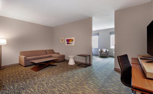 Телевизор и/или развлекательный центр в Holiday Inn - Tallahassee E Capitol - Univ by IHG